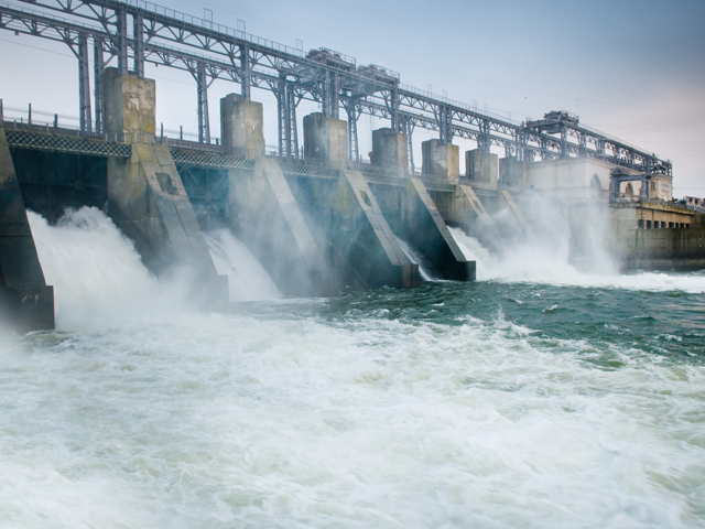 Nivelul redus al Dunării duce Porţile de Fier 1 din Serbia la numai o treime din producţie. Capacitatea hidrocentralei la sârbi este de 1.000 MW. Pentru România, Porţile de Fier I înseamnă cea mai mare hidrocentrală şi asigură 10% din producţia de energie