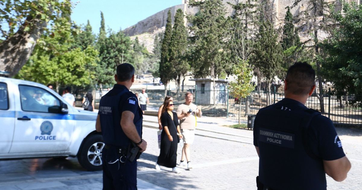 O britanică a fost găsită moartă într-o valiză abandonată într-o clădire din Atena. Victima, identificată cu ajutorul Interpol